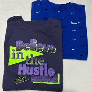 Lot of 2 EUC Boys Nike Graphic T Shirts Size X-Large 18-20 Blue & Plum